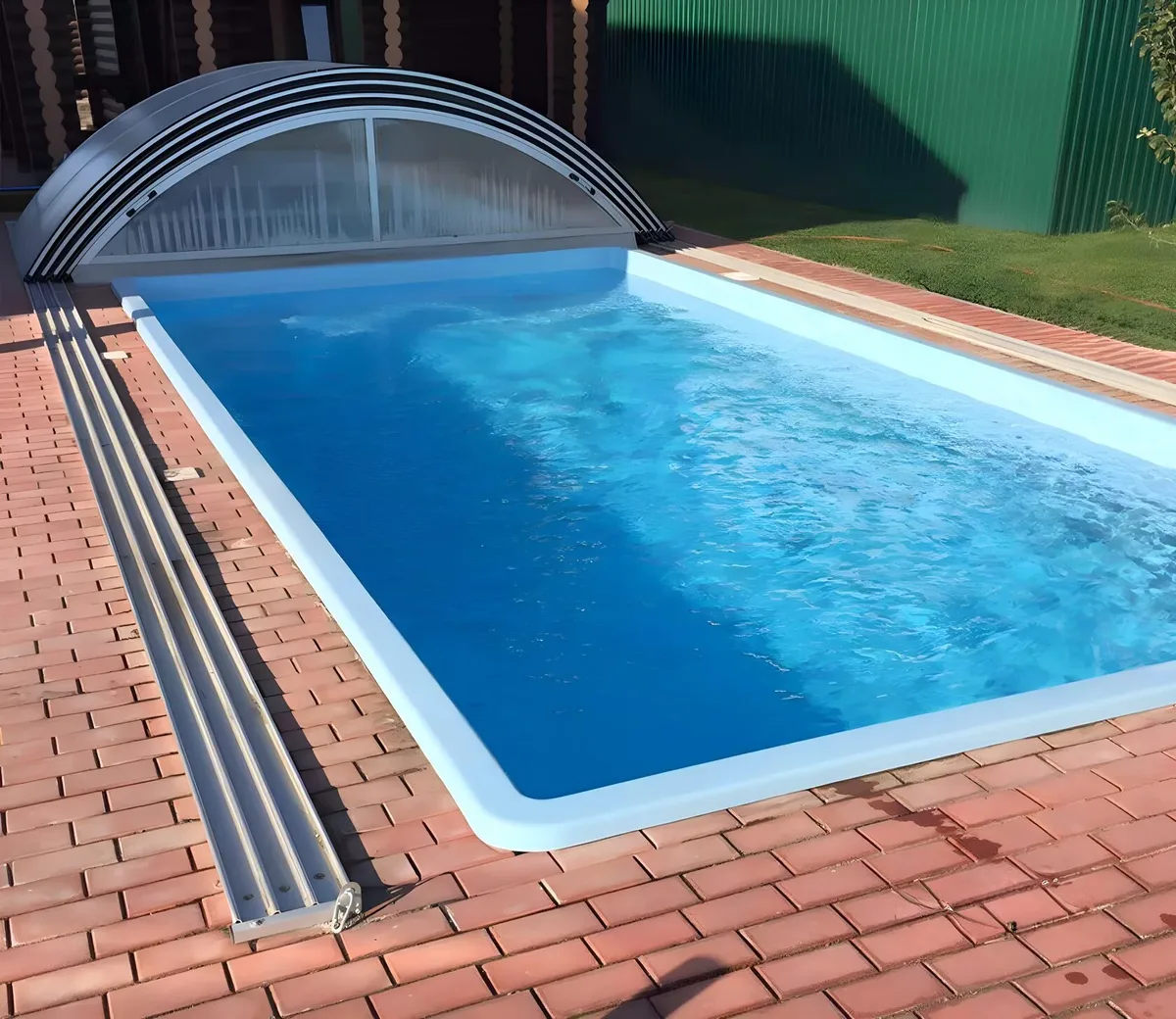 Laguna 7 — вечернее освещение в Каменске-Уральском